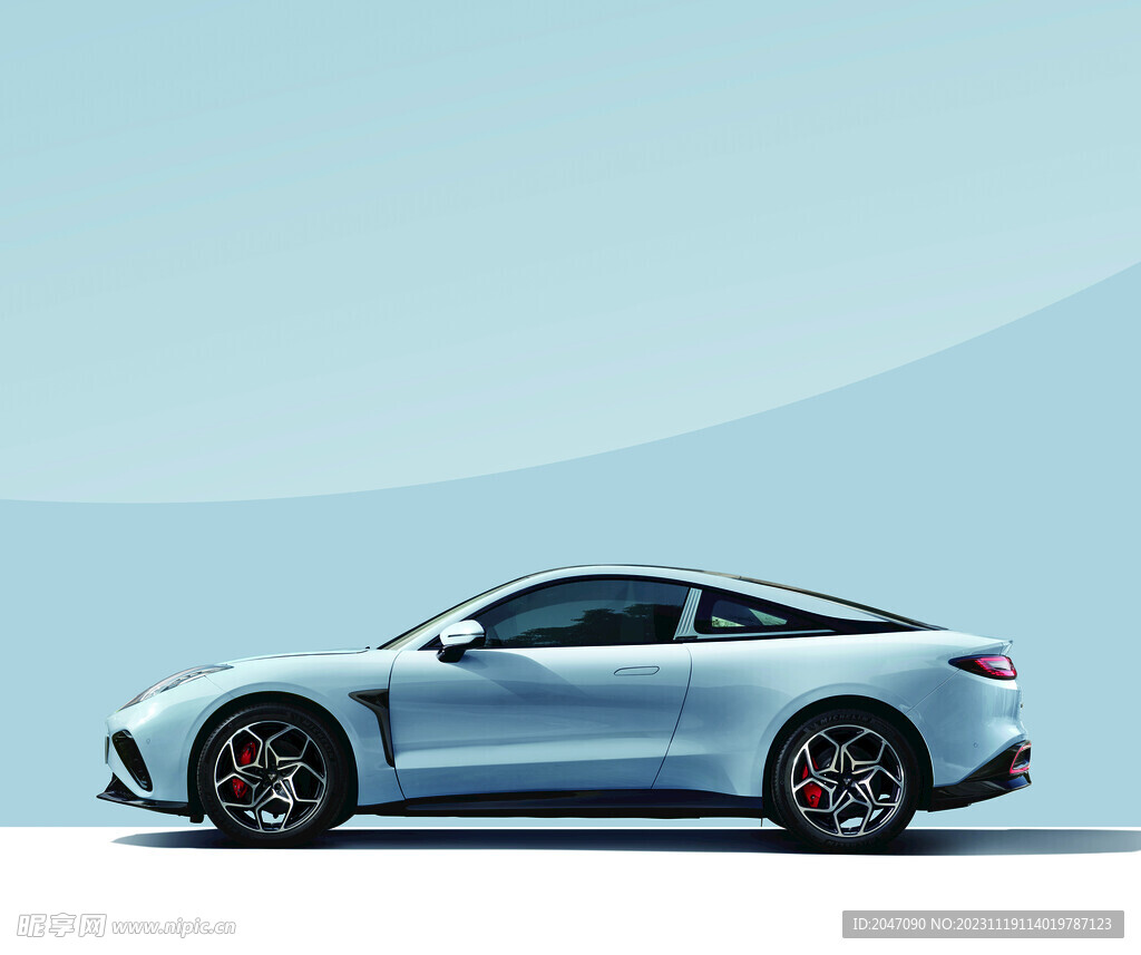 哪吒GT银色侧身海报