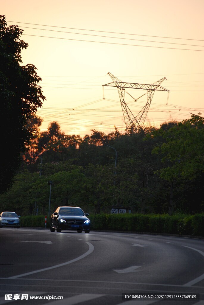 道路晚霞