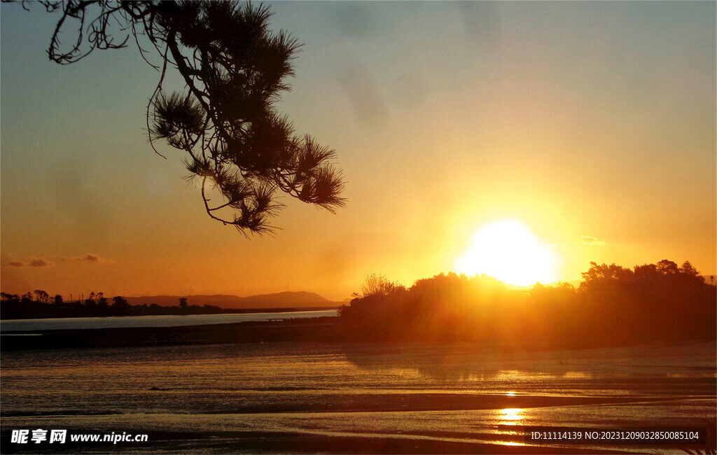 海滨夕阳风光