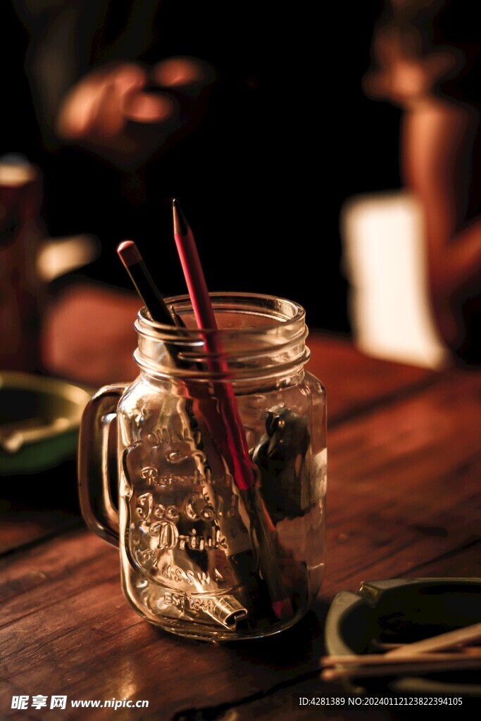 玻璃杯