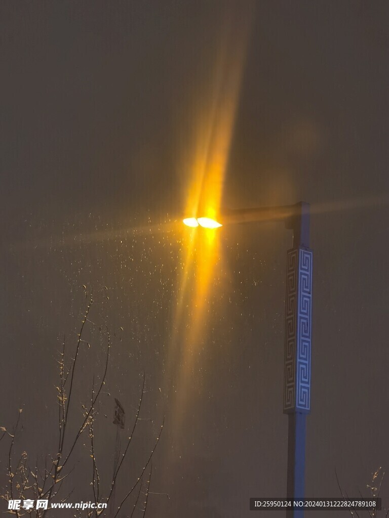 雪夜灯光