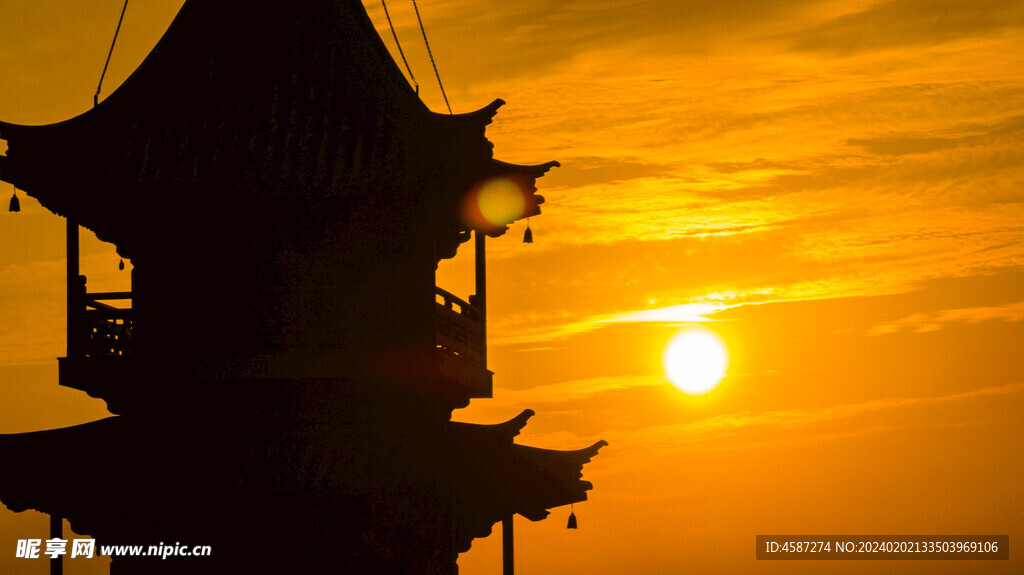 千灯秦峰塔夜景