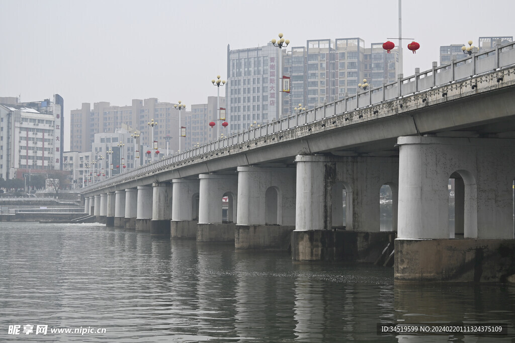 跨江大桥