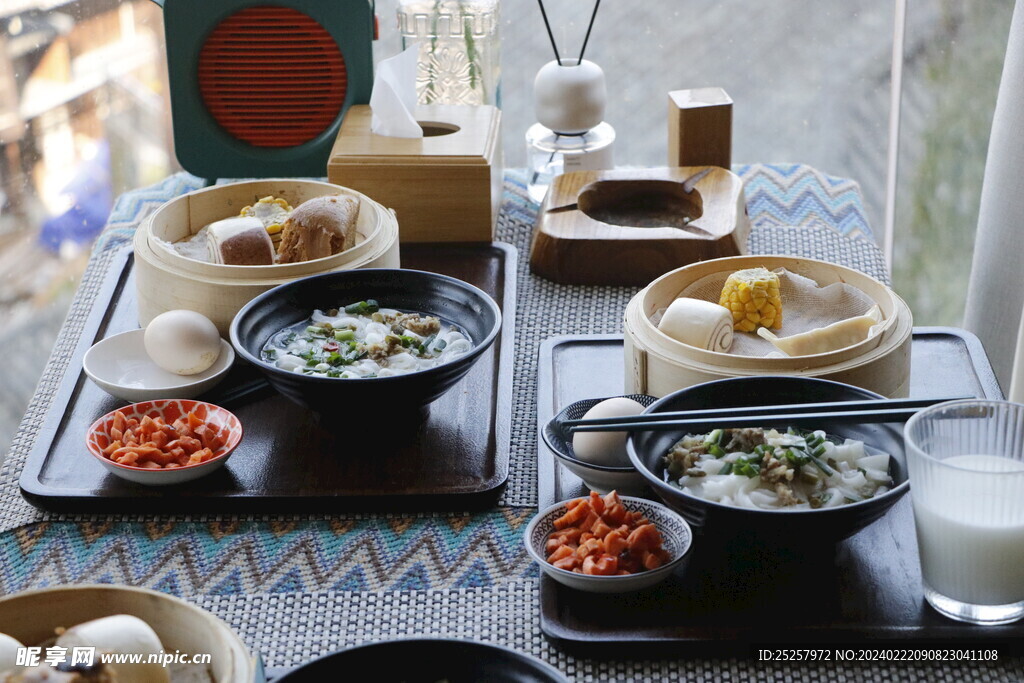 民宿早餐中式早点粉鸡蛋馒头