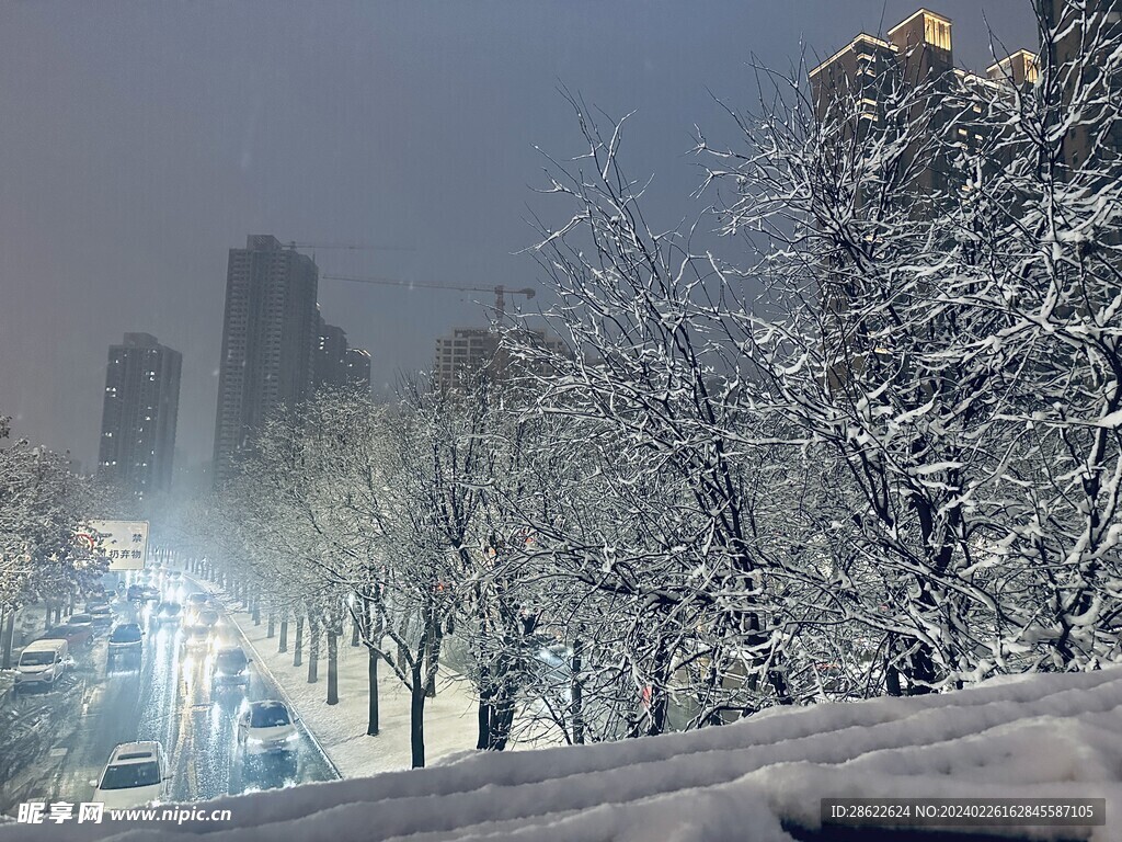 西安雪景图