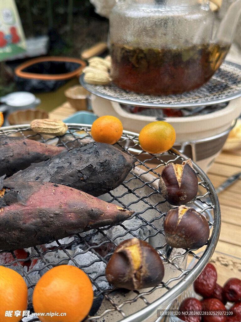 围炉煮茶烤红薯