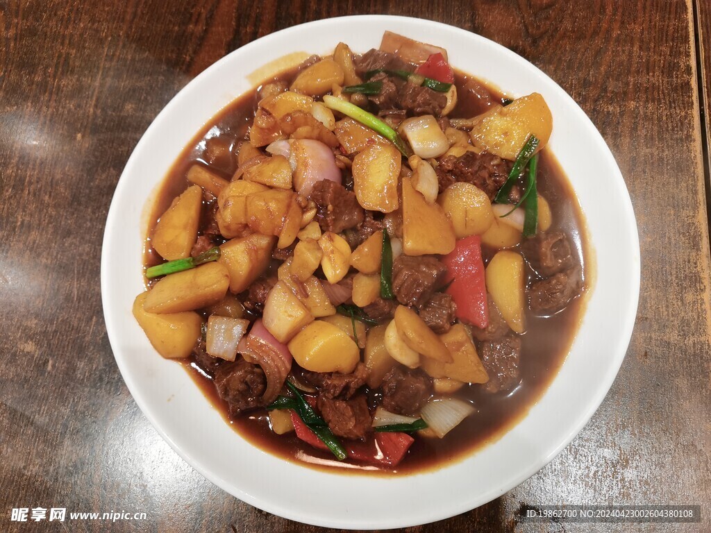 红烧牛腩土豆