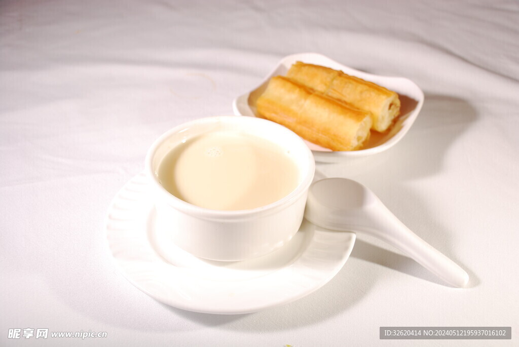 早餐 油条 豆浆