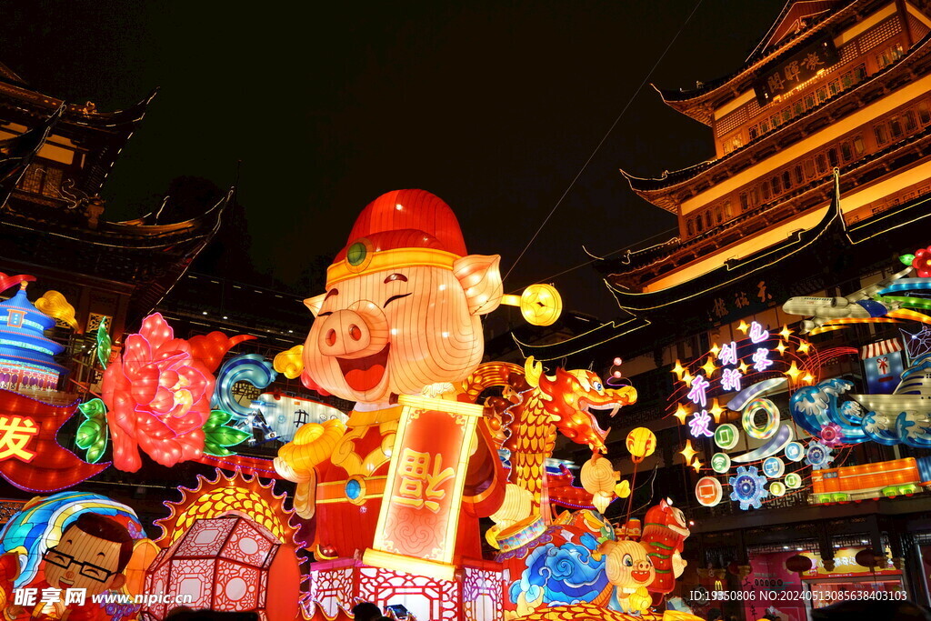 上海城隍庙节日彩灯
