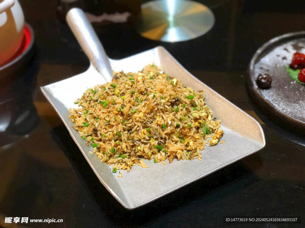 铁锹牛肉炒饭