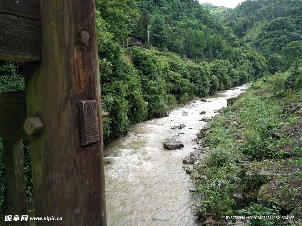 小河河道风景