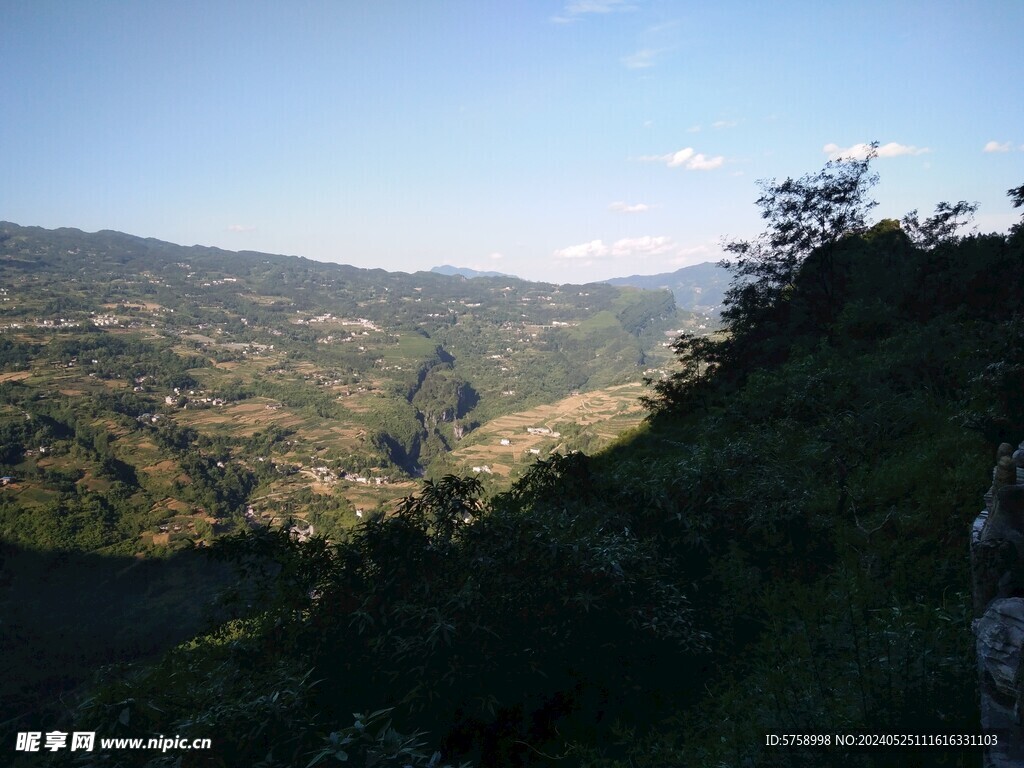 清江大峡谷俯瞰