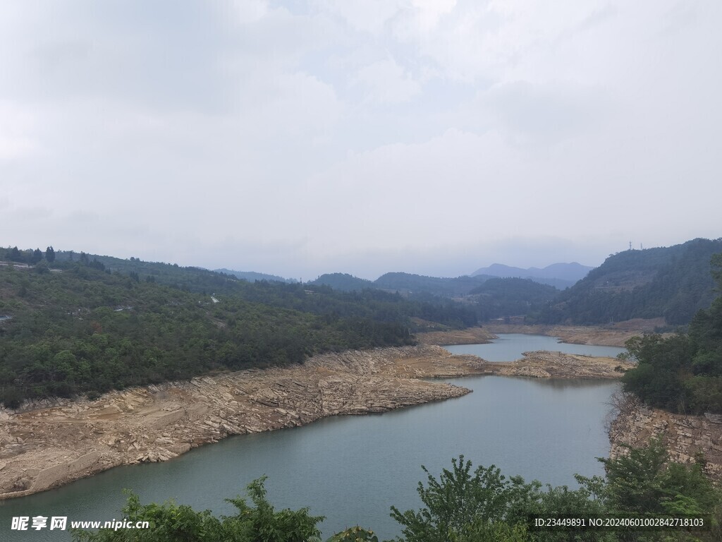 小龙滩水库风光