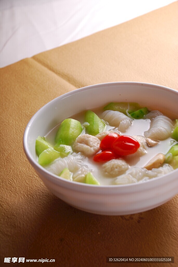 魔芋丝鱼腐胜瓜汤