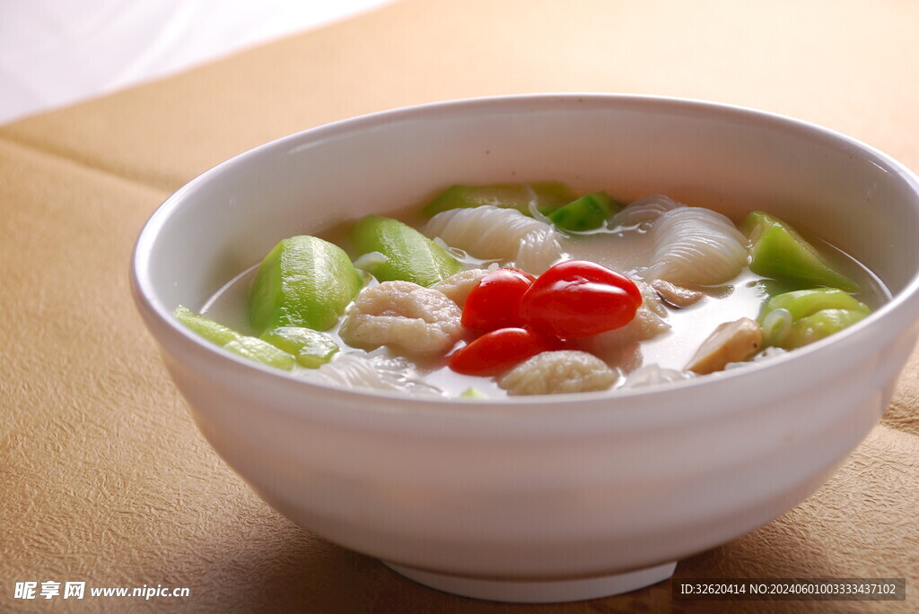 魔芋丝鱼腐胜瓜汤