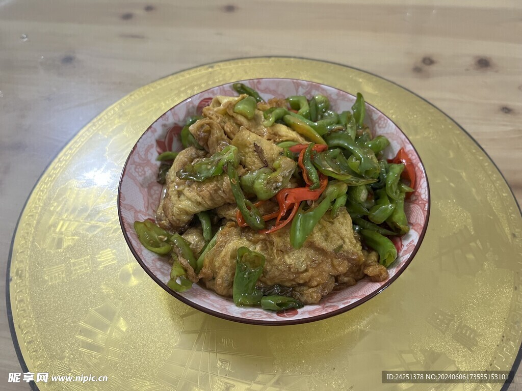 客家菜肴青椒炒蛋