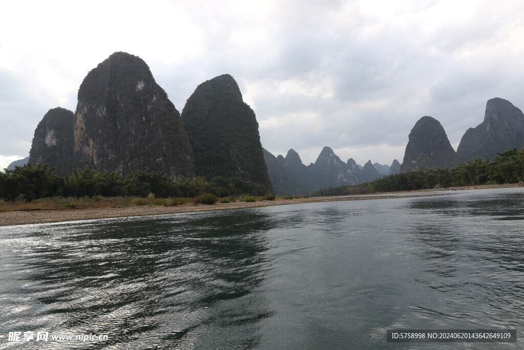 桂林山水远山近水