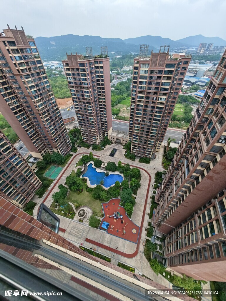 小区内景
