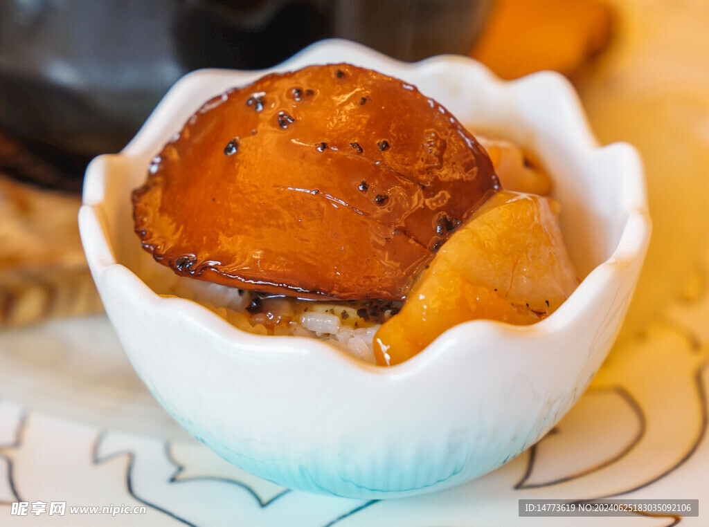 黑松露石锅鲍鱼饭