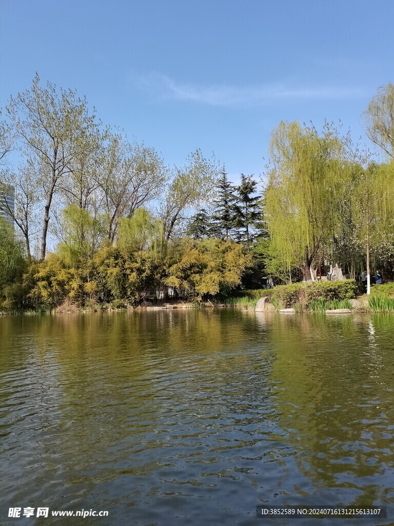  湖面风光