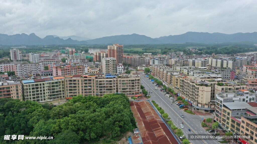 广东小镇道路航拍