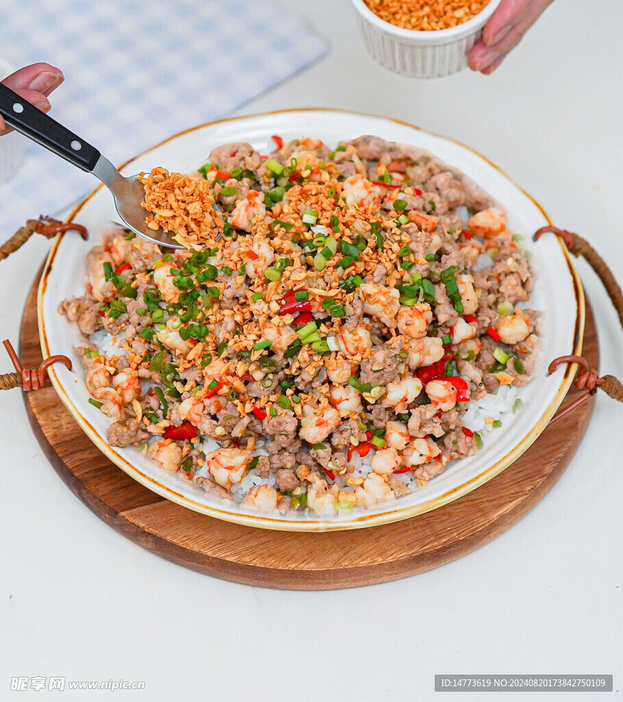 泰国菜猪肉碎辣炒虾仁饭