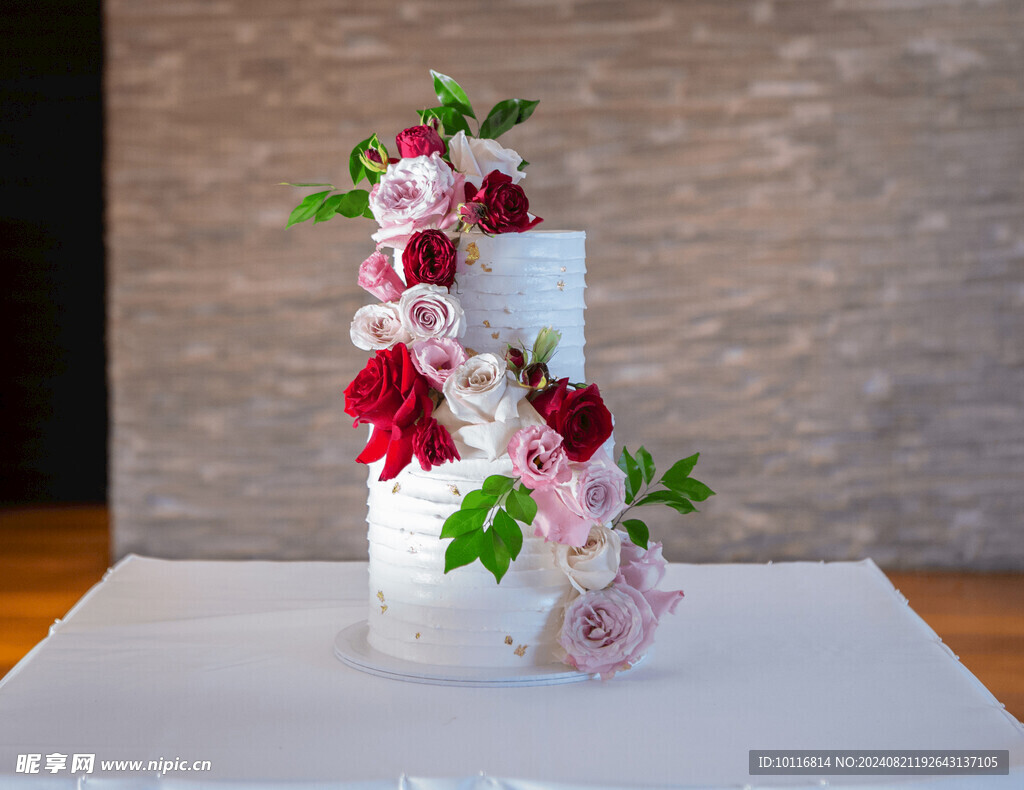 双层鲜花蛋糕