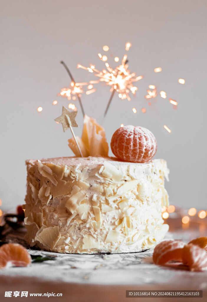 杏仁奶油生日蛋糕