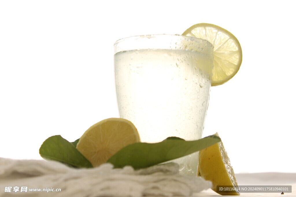 冰柠檬水