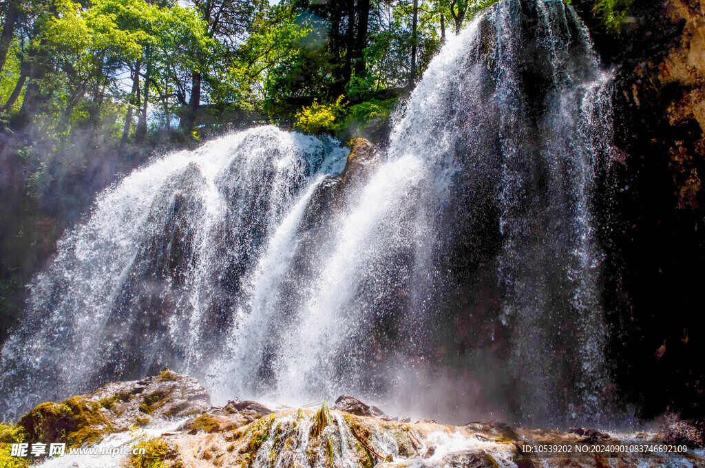 九寨沟瀑布