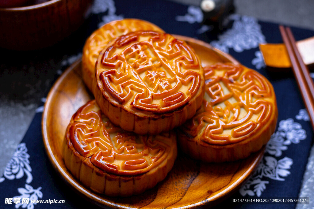 莲蓉豆沙月饼