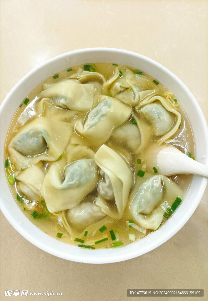 酸汤馄饨