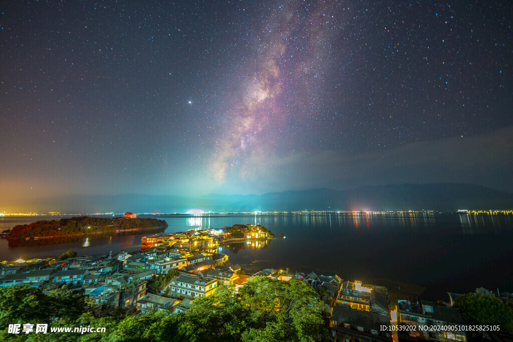 山水夜景 丛林 树林 绿木 蓝