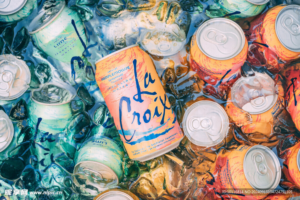 冰镇易拉罐汽水