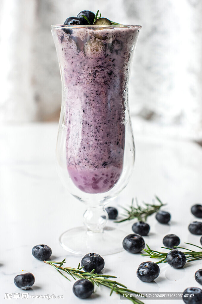 鲜榨蓝莓汁