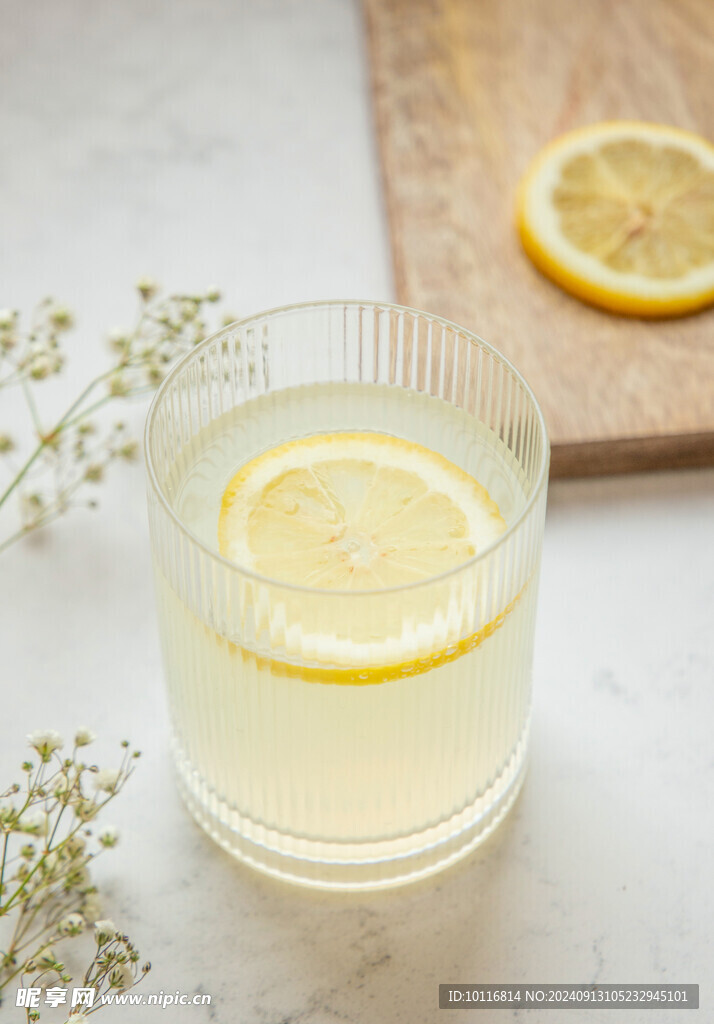 冰柠檬水