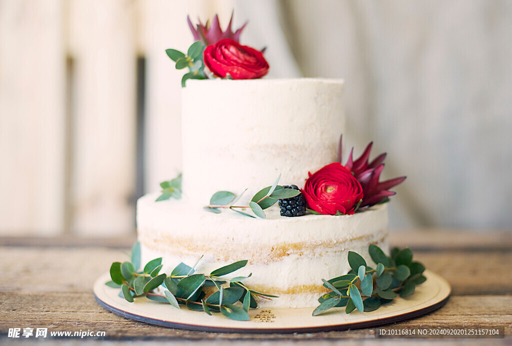 双层奶油生日蛋糕