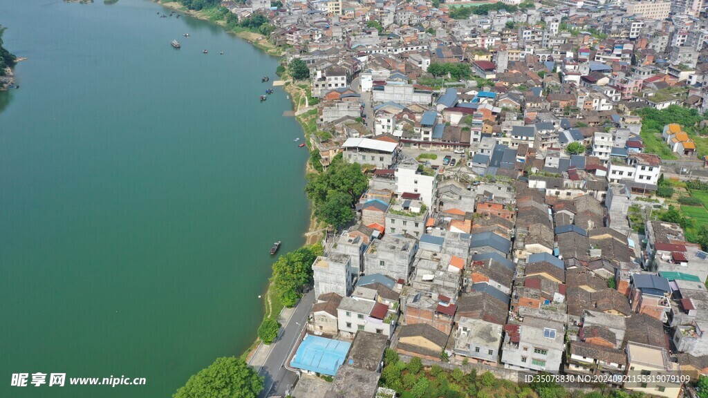 广东小镇河道航拍