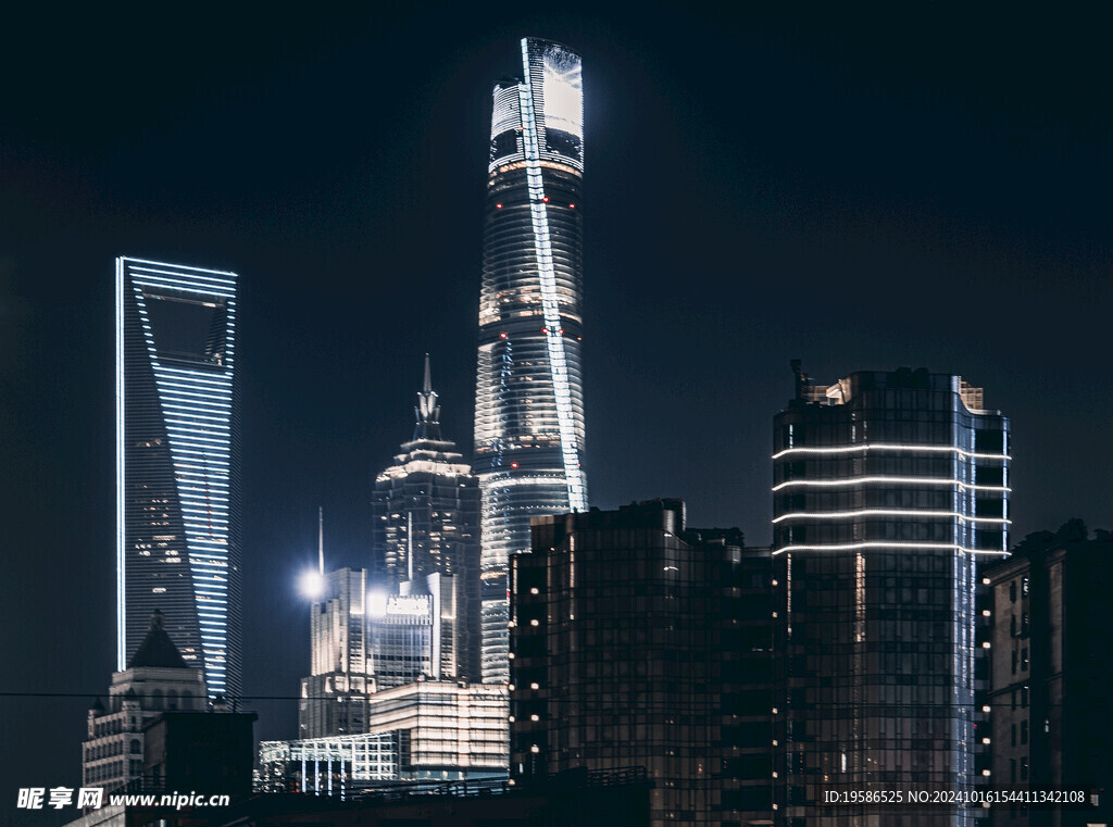 上海三件套夜景