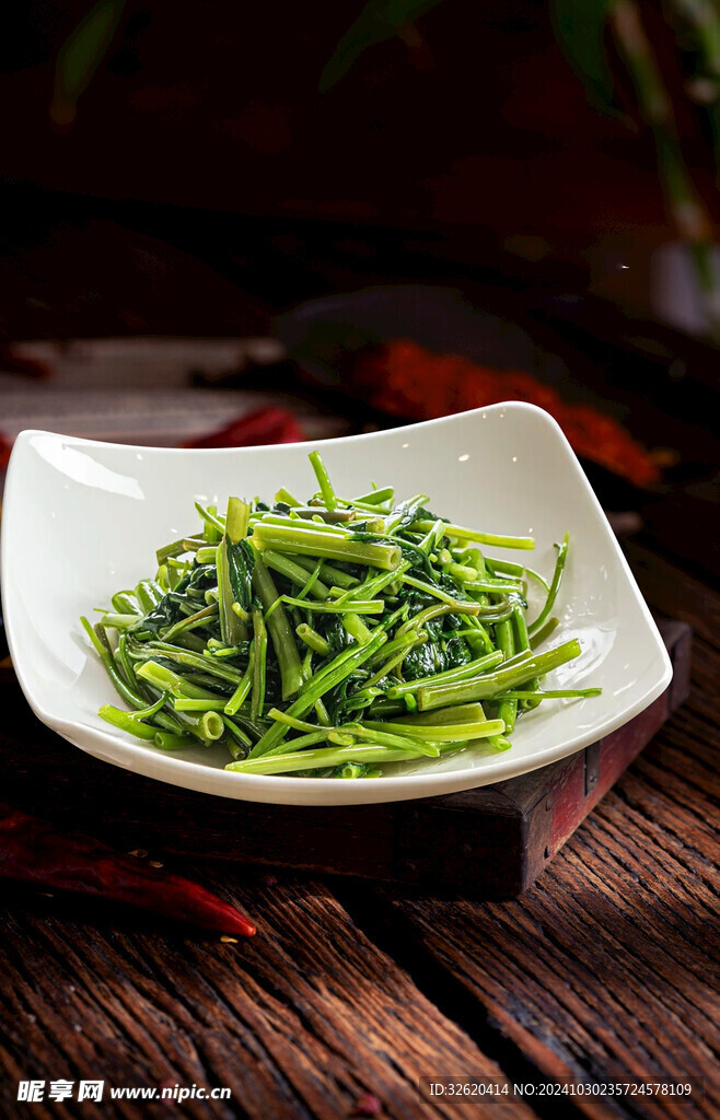清炒空心菜 