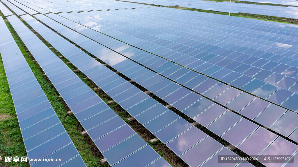 多排 户外太阳能板