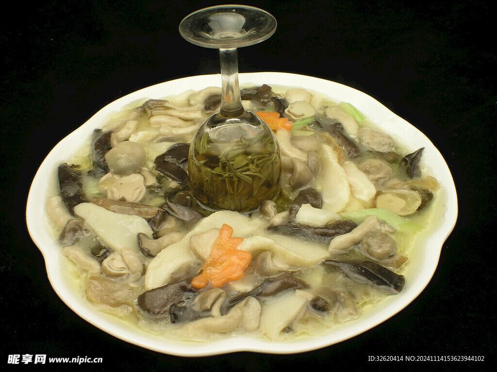 绿茶野山菌