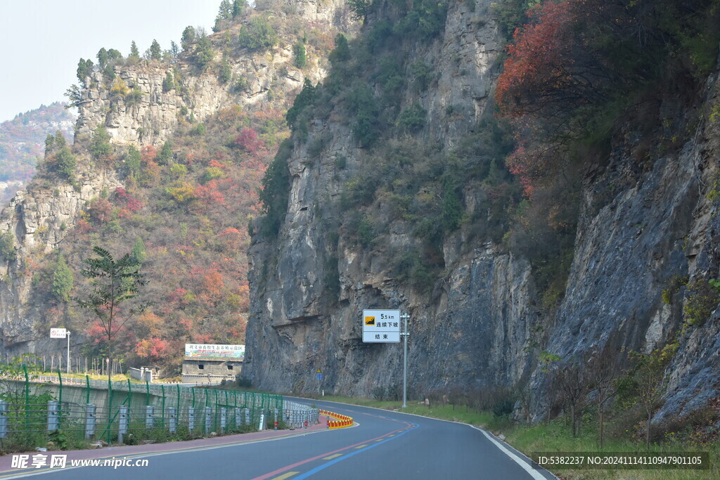 山里彩虹乡村旅游公路