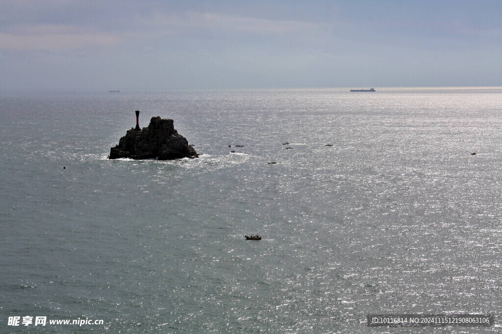 海中孤岛