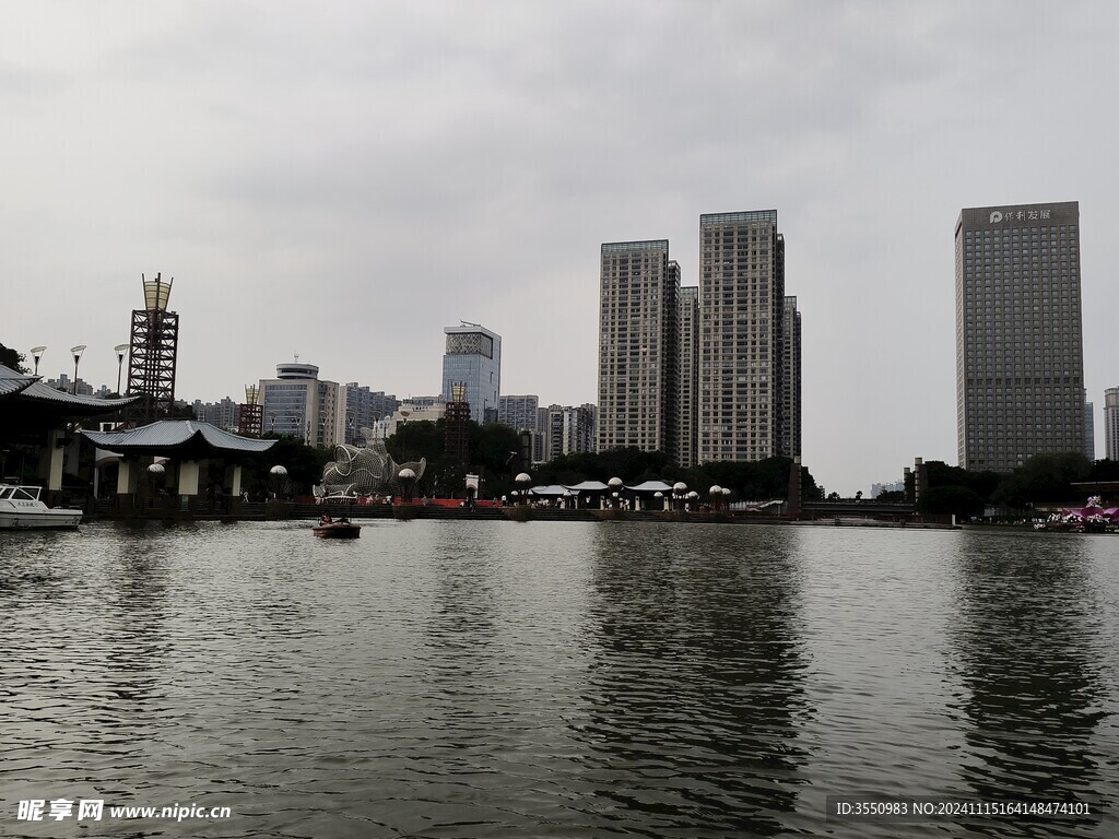 湖水 凉亭 高楼