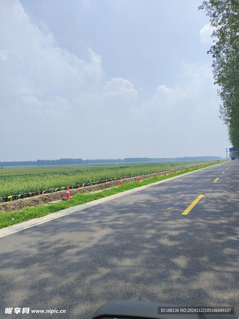 宽敞的大马路
