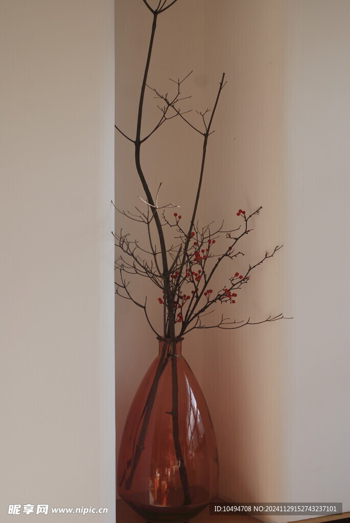 花瓶与干枝