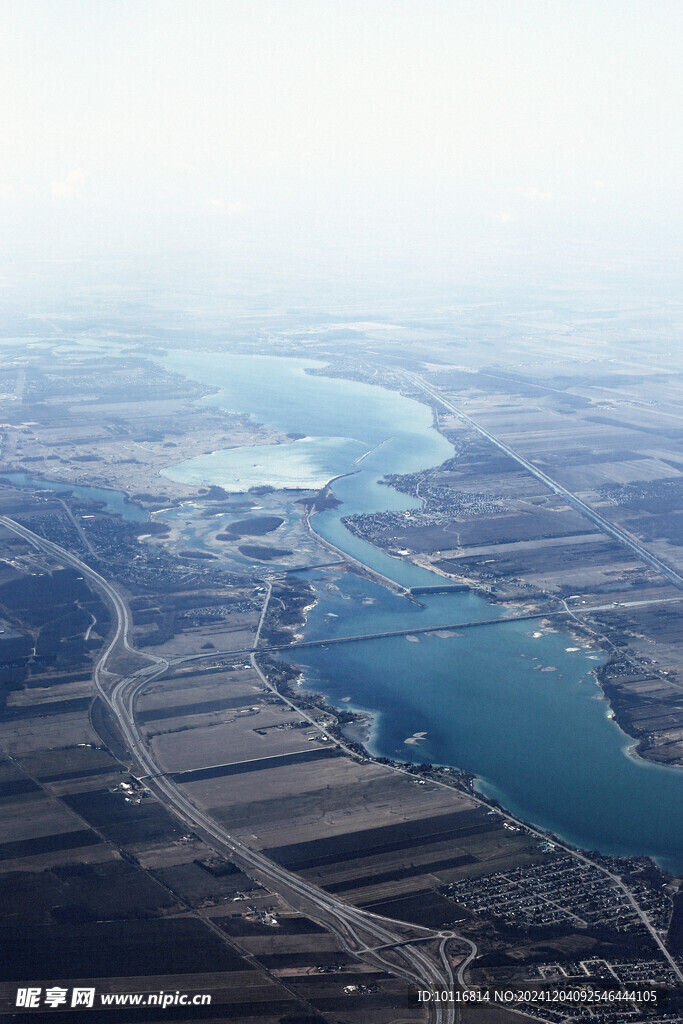 河岸风景