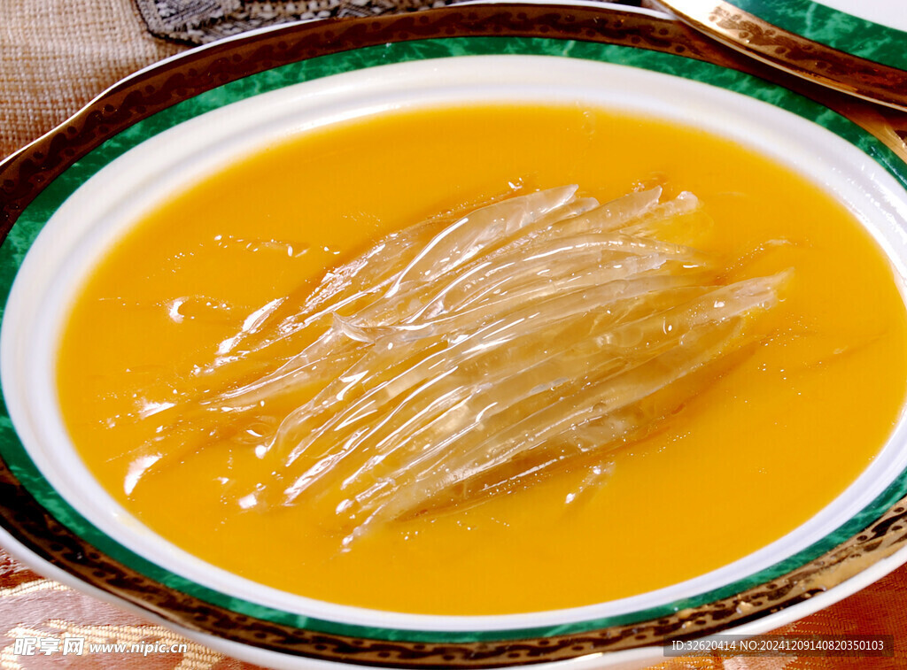 浓汤金钩翅