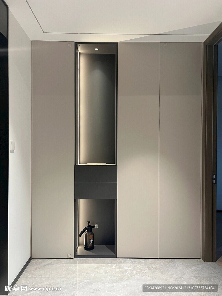 夹吊设计高级感装修木制品定制柜